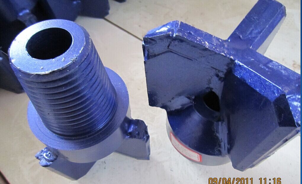 3 Wing Step and Chevron Drag Bits 5" 6" Pin 2 3/8" API Reg